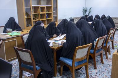 شعبة الخطابة الحسينية النسوية تُنجز تصحيح أوراق مسابقة (سبيل المنتظرين)