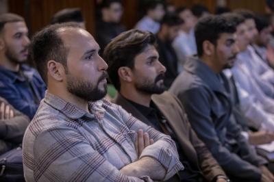 العتبة العباسية تدعو الشباب إلى الحذر من أفكارٍ تسعى لإيقاعهم في فخ الشك والمفاهيم المشبوهة