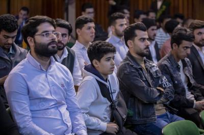 العتبة العباسية تدعو الشباب إلى الحذر من أفكارٍ تسعى لإيقاعهم في فخ الشك والمفاهيم المشبوهة