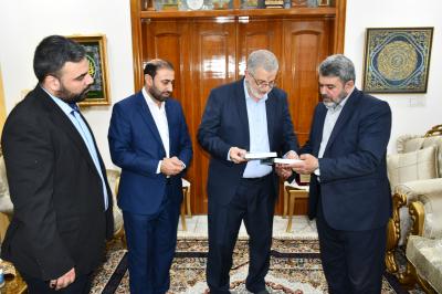قسم الشؤون الفكريّة يُكرِّم أحد المساهمين في مشروع (تراثك أمانة)