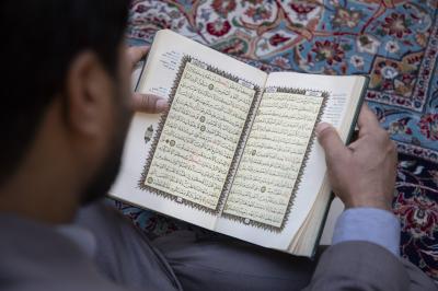 المجمع العلمي يواصل عقد جلساته القرآنية التعليمية للزائرين