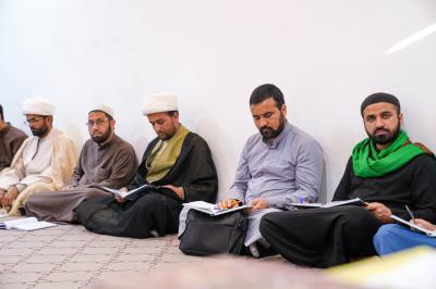 المجمع العلمي يقيم دورة تخصصية في مادة علوم القرآن الكريم لطلبة العلوم الدينية