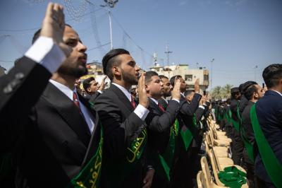 أكثر من (4500) طالب جامعي يؤدون قسم تخرجهم عند مرقد أبي الفضل العباس (عليه السلام)