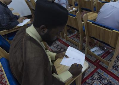 المجمع العلمي يجري اختباراته للمشاركين في مشروع التعليم القرآني المستمر
