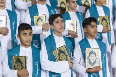 بمشاركةِ نحو (500) متعلّمٍ من مجموعة العميد.. المكلفون يردّدون نشيد التكليف
