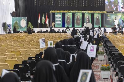 بدء توافد الطالبات المشاركات في حفل الورود الفاطمية السادس