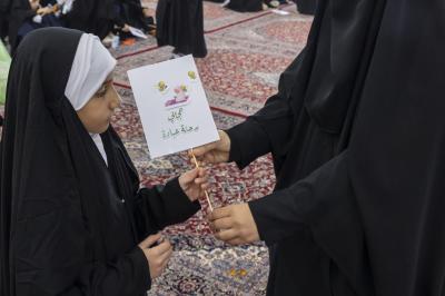 بدء توافد الطالبات المشاركات في حفل الورود الفاطمية السادس