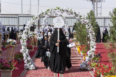 بدء توافد الطالبات المشاركات في حفل الورود الفاطمية السادس