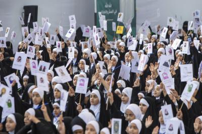 تربويون: مشروع الورود الفاطمية ينتج جيلاً محتشماً ملتزماً بالحجاب وتعاليم الدين الإسلامي