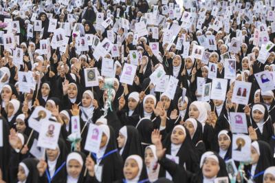تربويون: مشروع الورود الفاطمية ينتج جيلاً محتشماً ملتزماً بالحجاب وتعاليم الدين الإسلامي