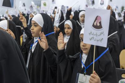 تربويون: مشروع الورود الفاطمية ينتج جيلاً محتشماً ملتزماً بالحجاب وتعاليم الدين الإسلامي