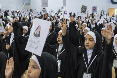 تربويون: مشروع الورود الفاطمية ينتج جيلاً محتشماً ملتزماً بالحجاب وتعاليم الدين الإسلامي