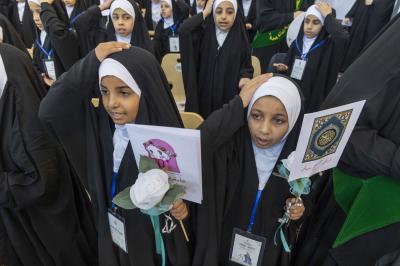 تربويون: مشروع الورود الفاطمية ينتج جيلاً محتشماً ملتزماً بالحجاب وتعاليم الدين الإسلامي