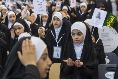 تربويون: مشروع الورود الفاطمية ينتج جيلاً محتشماً ملتزماً بالحجاب وتعاليم الدين الإسلامي
