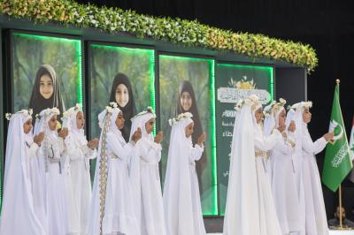 الملاكات التدريسية تشيد بمشروع (الورود الفاطمية) للتكليف الشرعيّ وتدعو إلى تعميمه