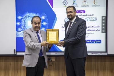 جامعة بابل: معرض العميد فرصة للقاء بين الأساتذة والتعرّف على ابتكاراتهم