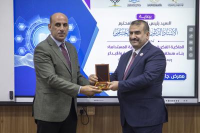 جامعة بابل: معرض العميد فرصة للقاء بين الأساتذة والتعرّف على ابتكاراتهم