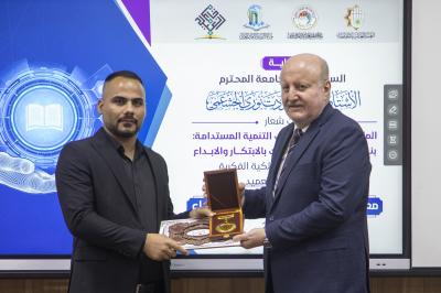 جامعة بابل: معرض العميد فرصة للقاء بين الأساتذة والتعرّف على ابتكاراتهم