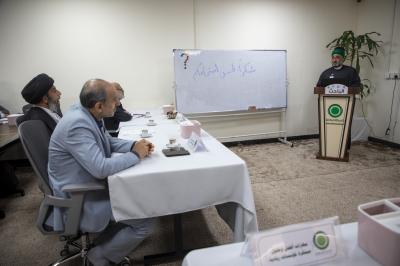 أكاديمية التطوير الإداري تجري المناقشات الأولية لبحوث طلبتها المتخرجين