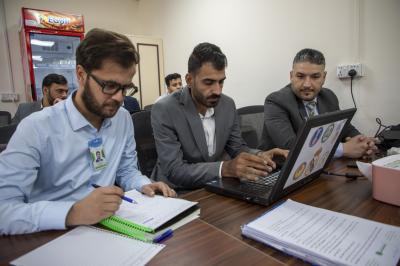 أكاديمية التطوير الإداري تجري المناقشات الأولية لبحوث طلبتها المتخرجين