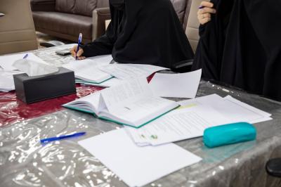 شعبة مدارس الكفيل النسوية تعقد اجتماعًا تحضيريًّا لوضع الأسئلة الامتحانية