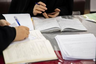 شعبة مدارس الكفيل النسوية تعقد اجتماعًا تحضيريًّا لوضع الأسئلة الامتحانية