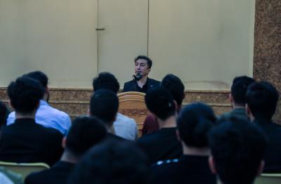 العتبة العباسية تقيم ورشة علميّة عن عناصر الهُويّة الثقافيّة لوفدٍ من جامعة ذي قار