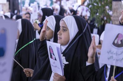 أكثر من (300) طالبة يرددن عهد التكليف الشرعي في عين التمر
