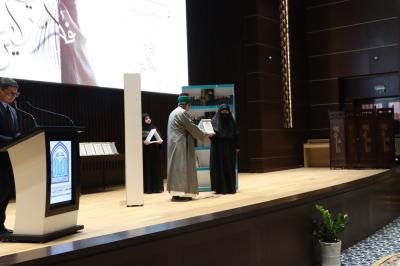 جامعة الزهراء (عليها السلام) تكرم قسم الشؤون الفكرية بمناسبة اليوم العالمي للكتاب