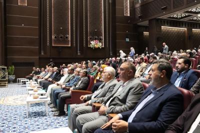 جامعة الزهراء (عليها السلام) تكرم قسم الشؤون الفكرية بمناسبة اليوم العالمي للكتاب