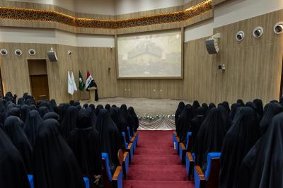 الطالبات المشاركات في حفل مشروع (خيراتٌ حِسان) يعبّرن عن اعتزازهنّ بارتداء العباءة