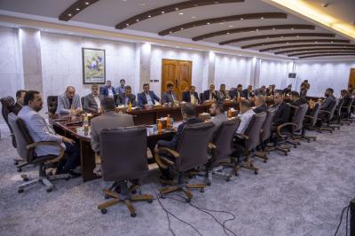 وفد العتبة العباسية يصل إلى ميسان ويعقد اجتماعاً مع حكومتها المحلية