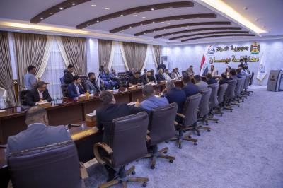 وفد العتبة العباسية يصل إلى ميسان ويعقد اجتماعاً مع حكومتها المحلية