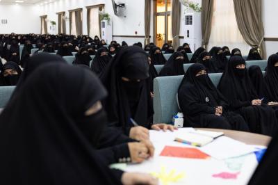 شعبة مدارس الكفيل تواصل تقديم المحاضرات للمشاركات في مخيم بنات العقيدة التاسع عشر