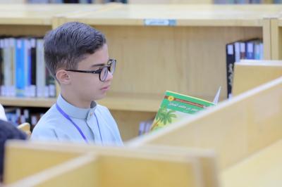 المجمع العلمي ينظم زيارة إلى مكتبة العتبة العباسية لعدد من طلبة الدورات الصيفية
