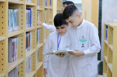 المجمع العلمي ينظم زيارة إلى مكتبة العتبة العباسية لعدد من طلبة الدورات الصيفية