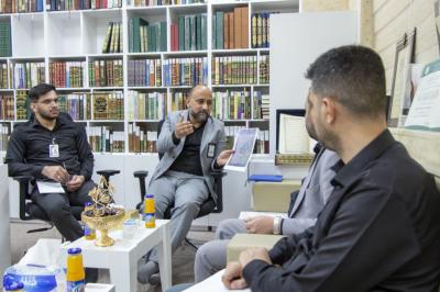 المجمع العلمي يناقش متطلّبات تسلّمه مشروع مقرأة القرآن الكريم الرقمية من جامعة تكنولوجيا المعلومات