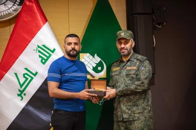 اللجنة المشرفة تكرّم المشاركين في المؤتمر العلميّ الأوَّل لفتوى الدّفاع الكفائي