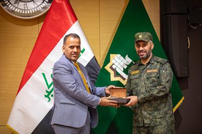 اللجنة المشرفة تكرّم المشاركين في المؤتمر العلميّ الأوَّل لفتوى الدّفاع الكفائي