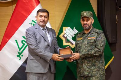 اللجنة المشرفة تكرّم المشاركين في المؤتمر العلميّ الأوَّل لفتوى الدّفاع الكفائي