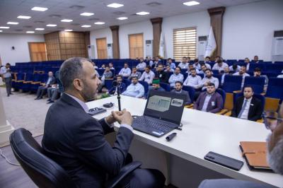 أكاديمية التطوير الإداري تنظّم ندوةً تعريفية لطلبتها حول عمل قسم الآليات