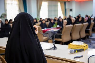  شعبة مدارس الكفيل الدّينيّة النّسويّة تنظّم حلقة نقاشيّة تحت عنوان "مشكلة وحلول"