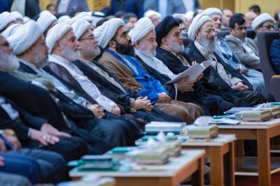 لجان مؤتمر الإمام الكاظم (عليه السّلام): 52 باحثًا شاركوا في فعّاليّات المؤتمر