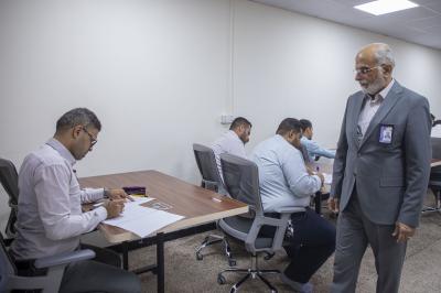 قسم التطوير يُجري الاختبارات النهائية لطلبة أكاديمية التطوير الإداريّ