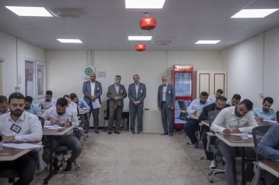 قسم التطوير يُجري الاختبارات النهائية لطلبة أكاديمية التطوير الإداريّ