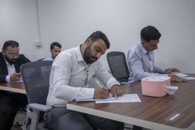 قسم التطوير يُجري الاختبارات النهائية لطلبة أكاديمية التطوير الإداريّ