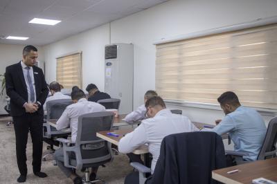 قسم التطوير يُجري الاختبارات النهائية لطلبة أكاديمية التطوير الإداريّ