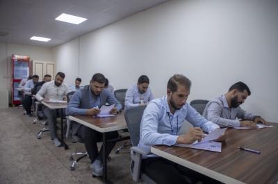 قسم التطوير يُجري الاختبارات النهائية لطلبة أكاديمية التطوير الإداريّ