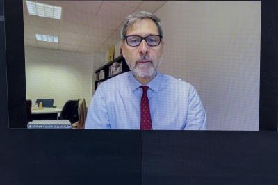 قسم الشؤون الفكرية يعقد حلقة نقاشية مع مختصين دوليين في مجال المكتبات