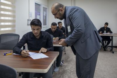 قسم التطوير يجري الاختبارات النهائية لطلبة المرحلة الرابعة في أكاديمية التطوير الإداري